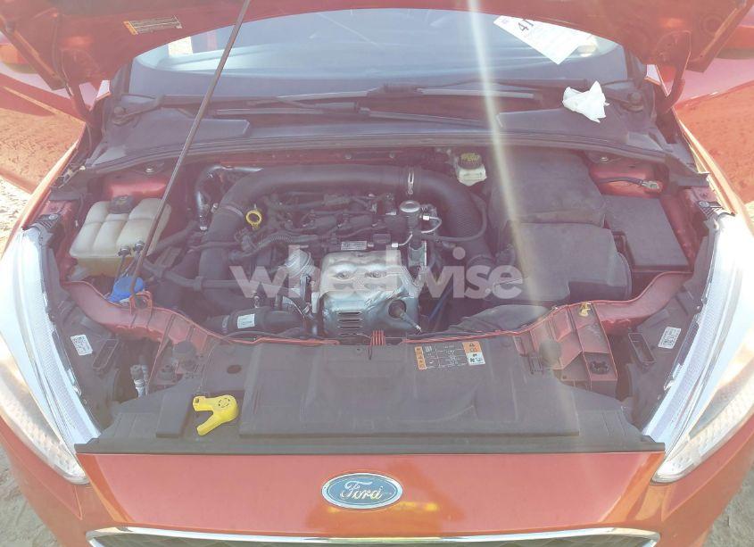 Photo 10 of 2018 Ford Focus SE (VIN 1FADP3FE6JL266050)