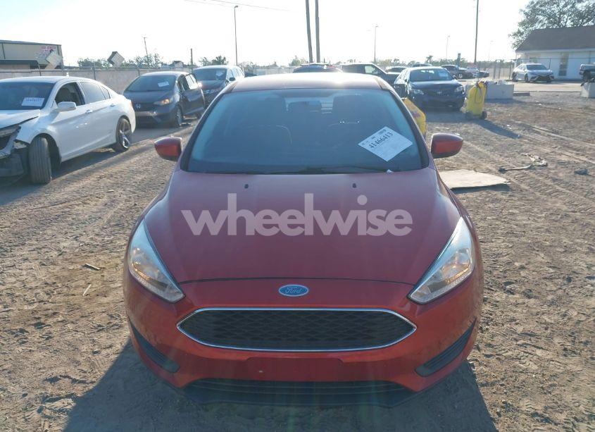 Photo 12 of 2018 Ford Focus SE (VIN 1FADP3FE6JL266050)