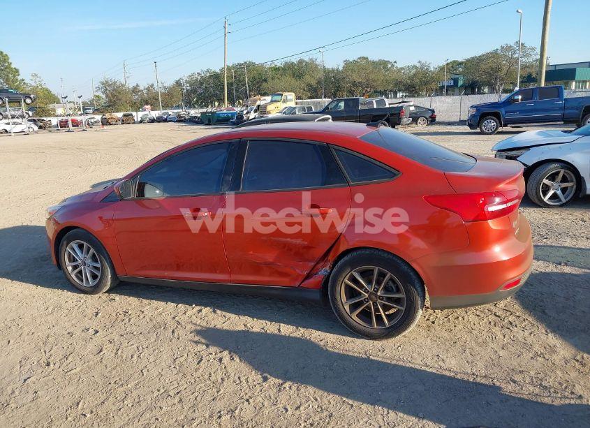 Photo 14 of 2018 Ford Focus SE (VIN 1FADP3FE6JL266050)