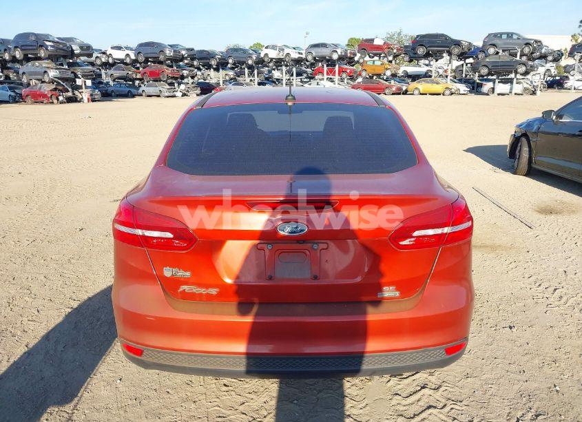 Photo 16 of 2018 Ford Focus SE (VIN 1FADP3FE6JL266050)