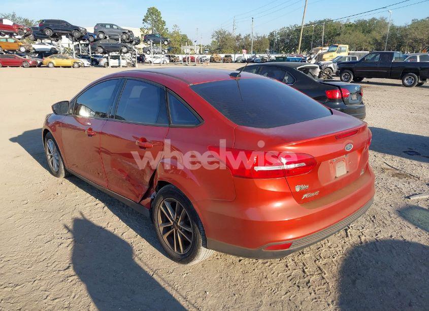 Photo 3 of 2018 Ford Focus SE (VIN 1FADP3FE6JL266050)