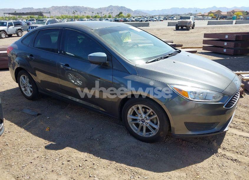 2018 Ford Focus SE (VIN 1FADP3FE6JL270910) main photo