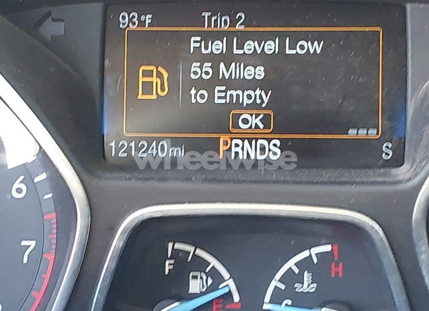 Photo 15 of 2018 Ford Focus SE (VIN 1FADP3FE6JL270910)