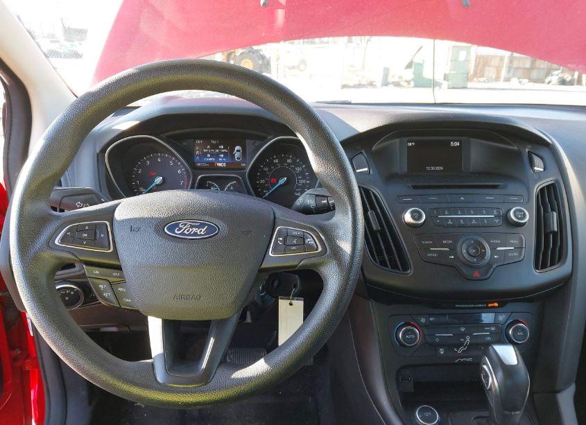 Photo 13 of 2016 Ford Focus SE (VIN 1FADP3FE7GL350757)