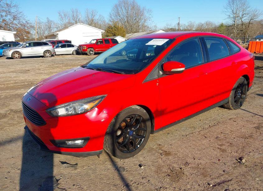 Photo 2 of 2016 Ford Focus SE (VIN 1FADP3FE7GL350757)