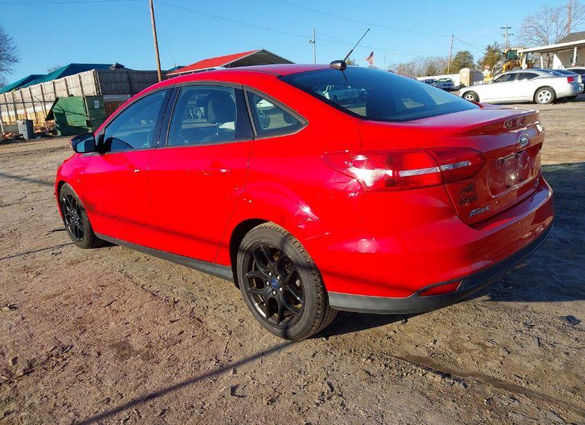 Photo 3 of 2016 Ford Focus SE (VIN 1FADP3FE7GL350757)