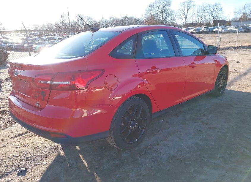 Photo 4 of 2016 Ford Focus SE (VIN 1FADP3FE7GL350757)