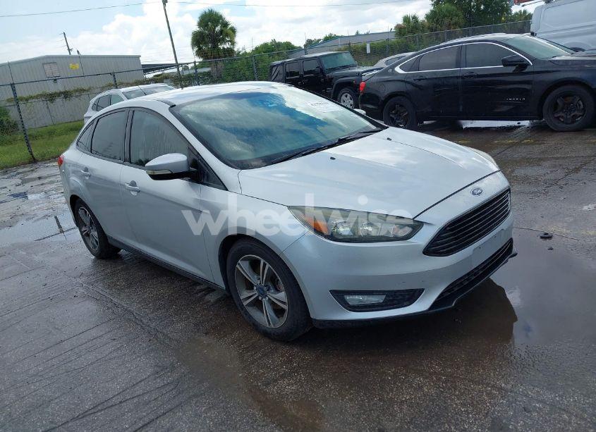 2016 Ford Focus SE (VIN 1FADP3FE7GL406809) main photo