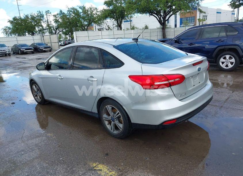 Photo 3 of 2016 Ford Focus SE (VIN 1FADP3FE7GL406809)