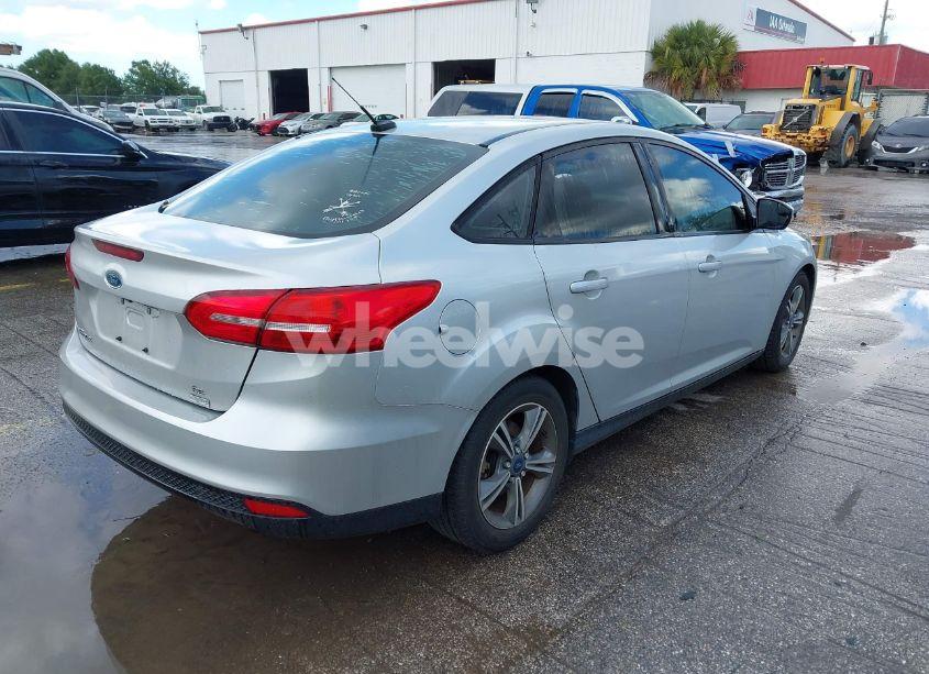 Photo 4 of 2016 Ford Focus SE (VIN 1FADP3FE7GL406809)