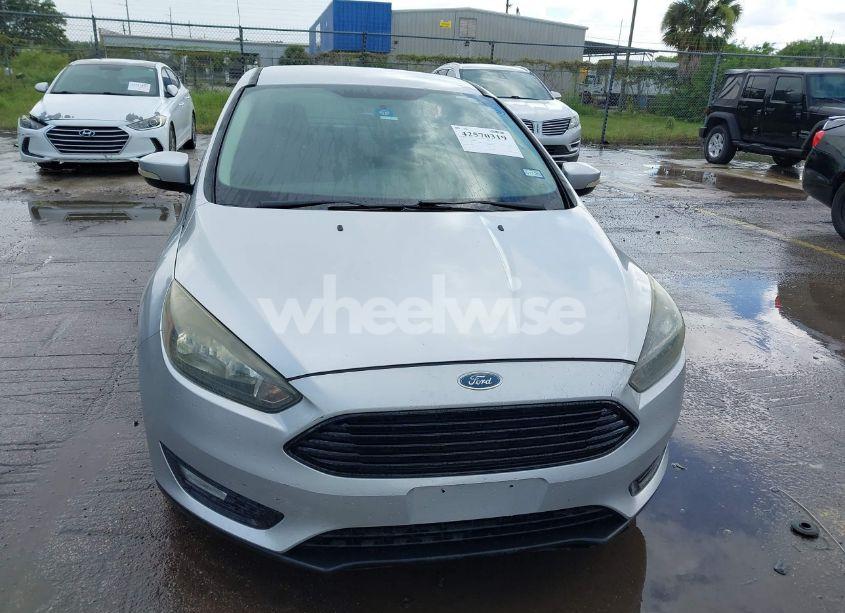 Photo 6 of 2016 Ford Focus SE (VIN 1FADP3FE7GL406809)