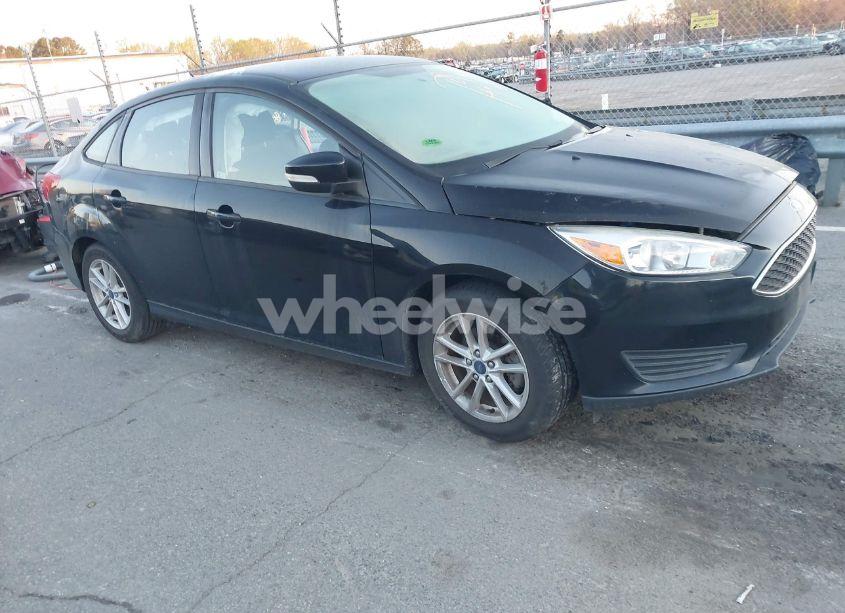 2017 Ford Focus SE (VIN 1FADP3FE7HL298287) main photo