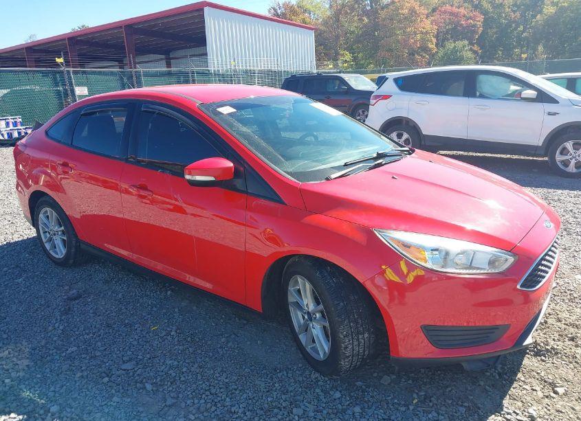 2017 Ford Focus SE (VIN 1FADP3FE7HL313239) main photo