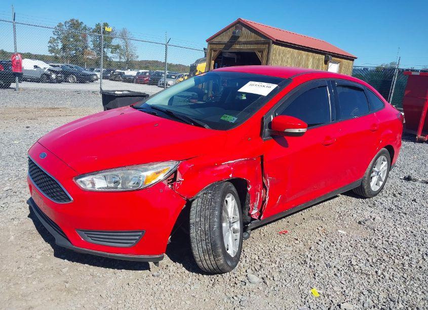 Photo 2 of 2017 Ford Focus SE (VIN 1FADP3FE7HL313239)