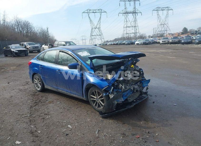 2018 Ford Focus SE (VIN 1FADP3FE7JL200655) main photo