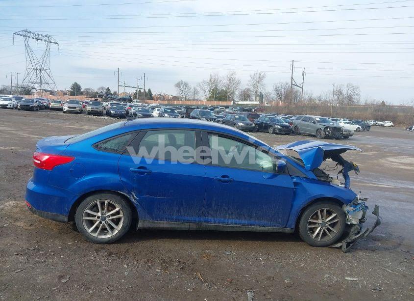 Photo 13 of 2018 Ford Focus SE (VIN 1FADP3FE7JL200655)