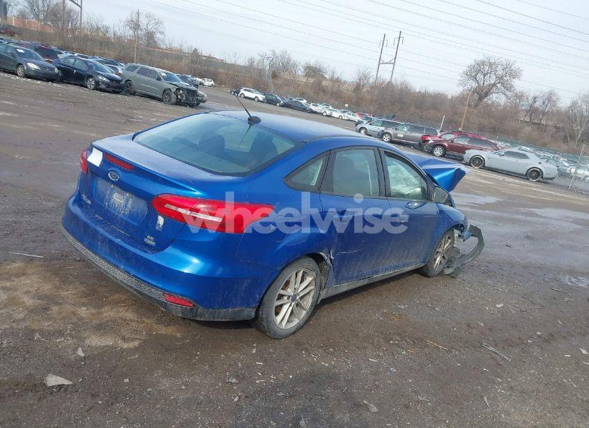 Photo 4 of 2018 Ford Focus SE (VIN 1FADP3FE7JL200655)
