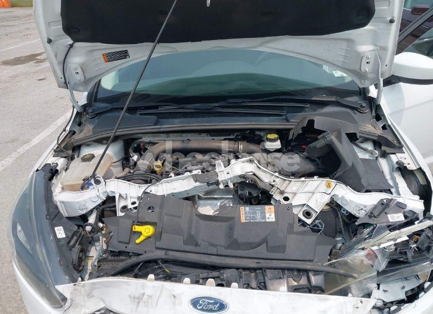 Photo 10 of 2018 Ford Focus SE (VIN 1FADP3FE7JL211008)