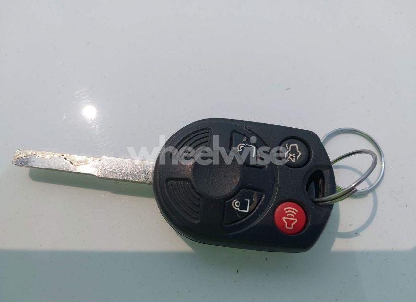 Photo 11 of 2018 Ford Focus SE (VIN 1FADP3FE7JL211008)