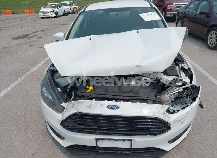 Photo 6 of 2018 Ford Focus SE (VIN 1FADP3FE7JL211008)