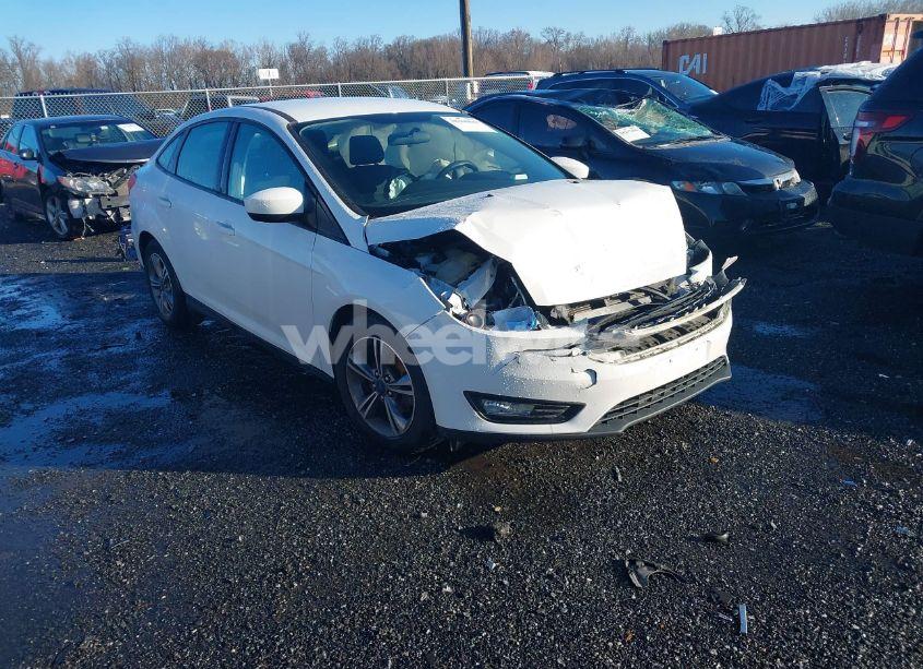2018 Ford Focus SE (VIN 1FADP3FE7JL234806) main photo