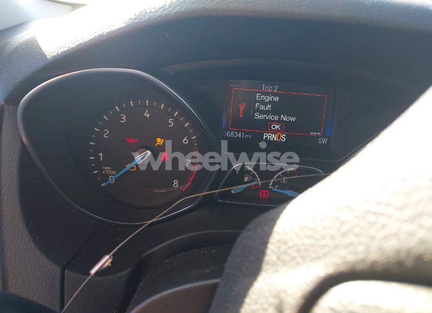 Photo 15 of 2018 Ford Focus SE (VIN 1FADP3FE7JL234806)