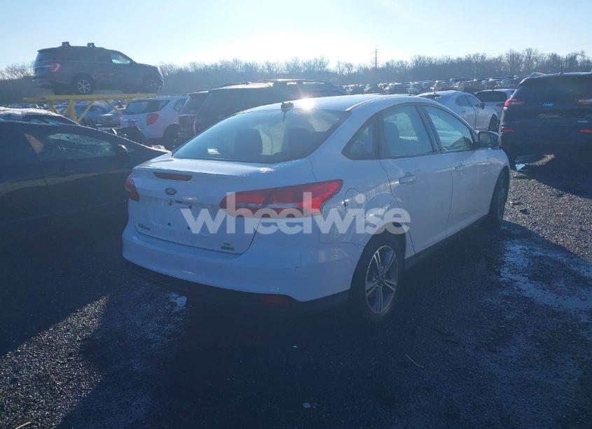 Photo 4 of 2018 Ford Focus SE (VIN 1FADP3FE7JL234806)
