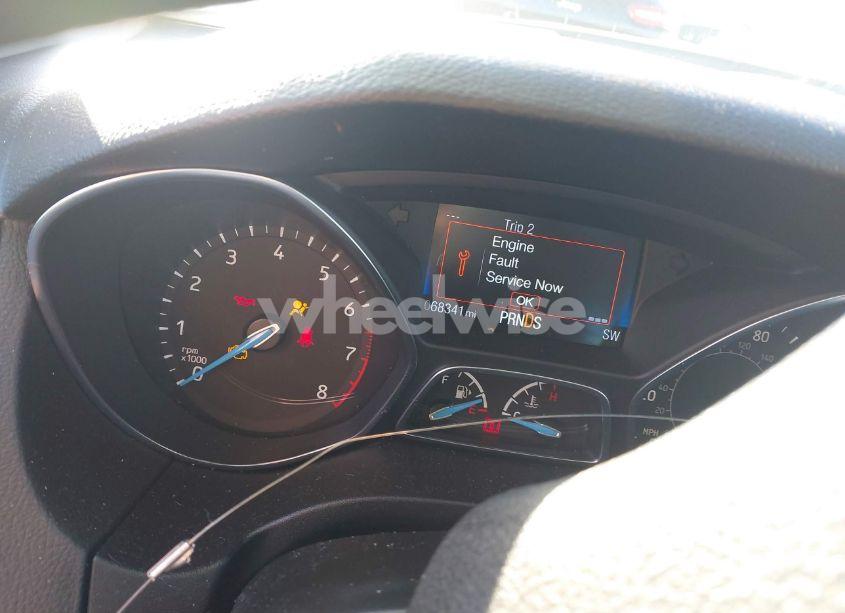 Photo 7 of 2018 Ford Focus SE (VIN 1FADP3FE7JL234806)