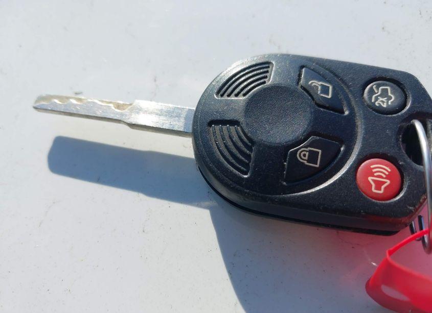 Photo 11 of 2018 Ford Focus SE (VIN 1FADP3FE7JL278854)