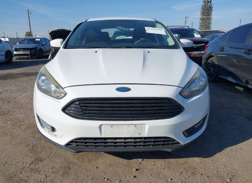 Photo 12 of 2018 Ford Focus SE (VIN 1FADP3FE7JL278854)