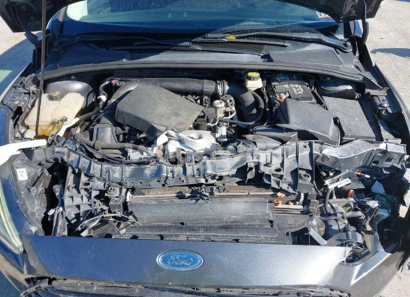 Photo 10 of 2017 Ford Focus SE (VIN 1FADP3FE8HL243458)