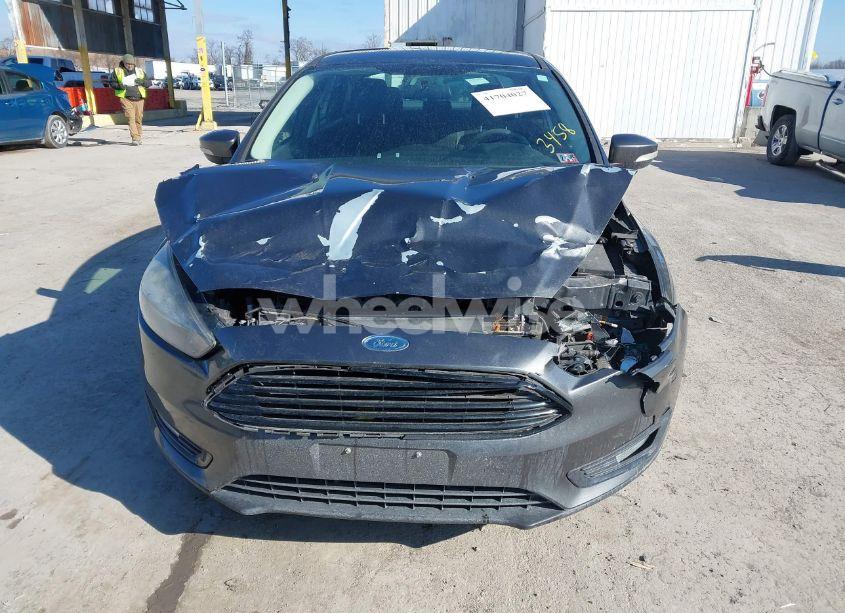 Photo 6 of 2017 Ford Focus SE (VIN 1FADP3FE8HL243458)