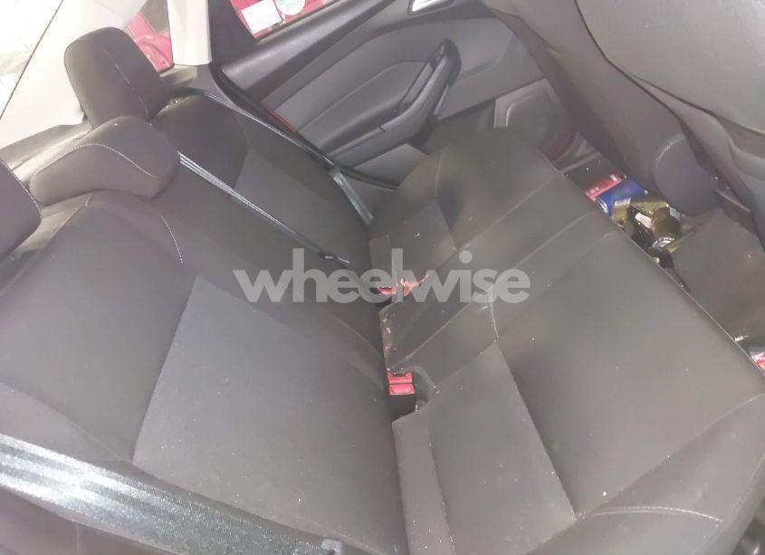 Photo 8 of 2017 Ford Focus SE (VIN 1FADP3FE8HL280980)