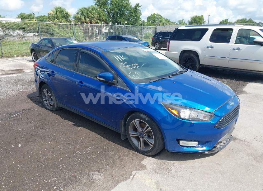 2018 Ford Focus SE (VIN 1FADP3FE8JL235284) main photo