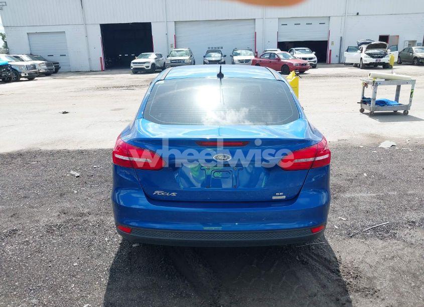 Photo 16 of 2018 Ford Focus SE (VIN 1FADP3FE8JL235284)