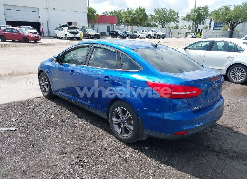 Photo 3 of 2018 Ford Focus SE (VIN 1FADP3FE8JL235284)
