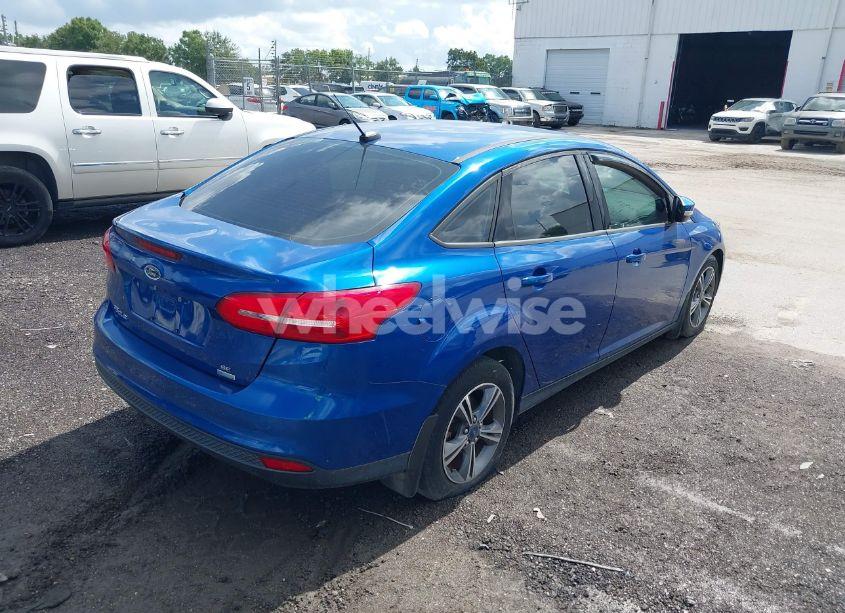 Photo 4 of 2018 Ford Focus SE (VIN 1FADP3FE8JL235284)