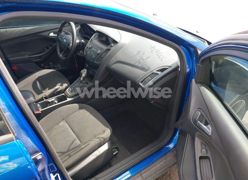 Photo 5 of 2018 Ford Focus SE (VIN 1FADP3FE8JL235284)