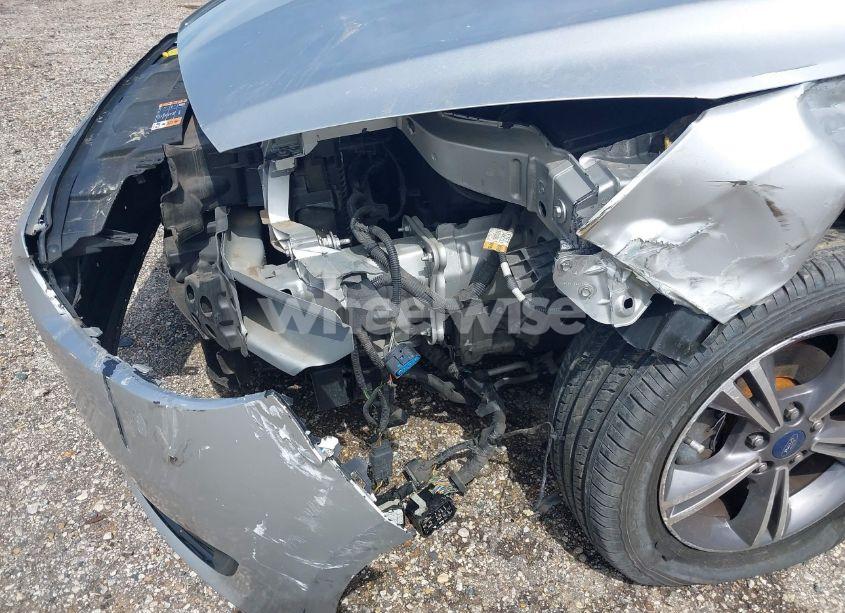 Photo 18 of 2018 Ford Focus SE (VIN 1FADP3FE8JL256734)