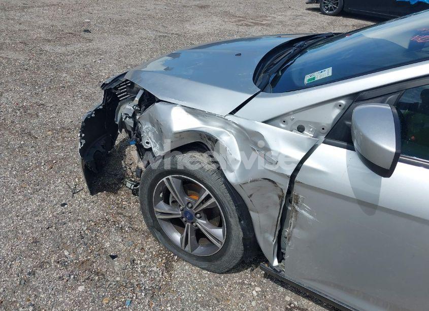 Photo 19 of 2018 Ford Focus SE (VIN 1FADP3FE8JL256734)