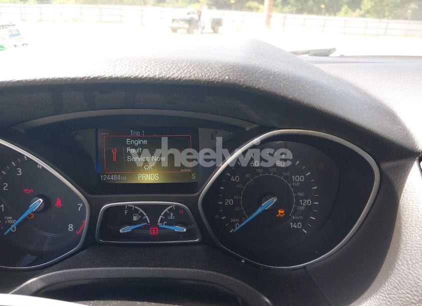 Photo 7 of 2018 Ford Focus SE (VIN 1FADP3FE8JL256734)