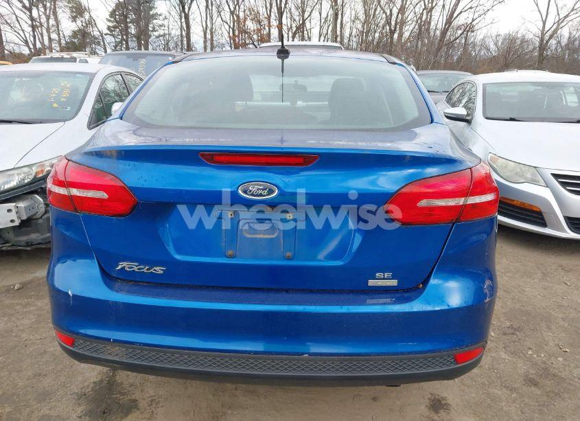 Photo 16 of 2018 Ford Focus SE (VIN 1FADP3FE8JL318861)