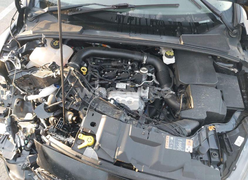 Photo 10 of 2018 Ford Focus SE (VIN 1FADP3FE8JL320948)