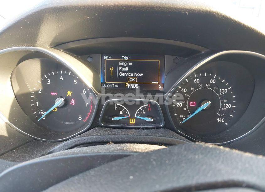 Photo 7 of 2018 Ford Focus SE (VIN 1FADP3FE8JL320948)