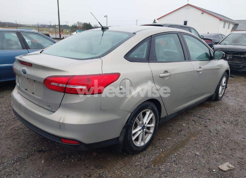 Photo 4 of 2016 Ford Focus SE (VIN 1FADP3FE9GL232533)