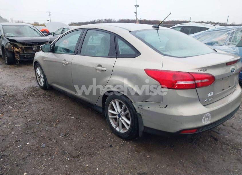 Photo 6 of 2016 Ford Focus SE (VIN 1FADP3FE9GL232533)