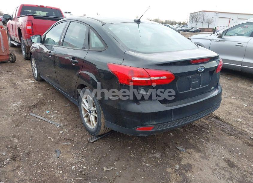 Photo 3 of 2016 Ford Focus SE (VIN 1FADP3FE9GL233651)