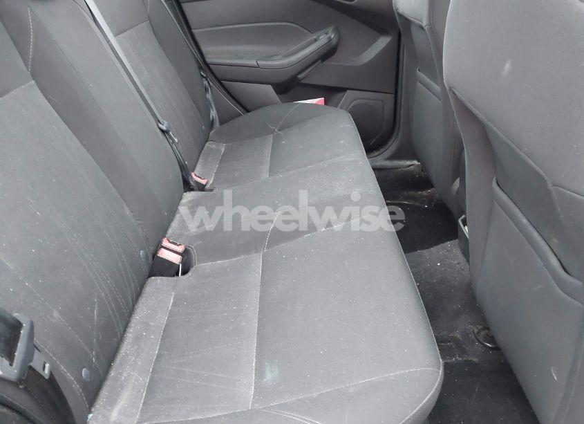 Photo 8 of 2016 Ford Focus SE (VIN 1FADP3FE9GL233651)