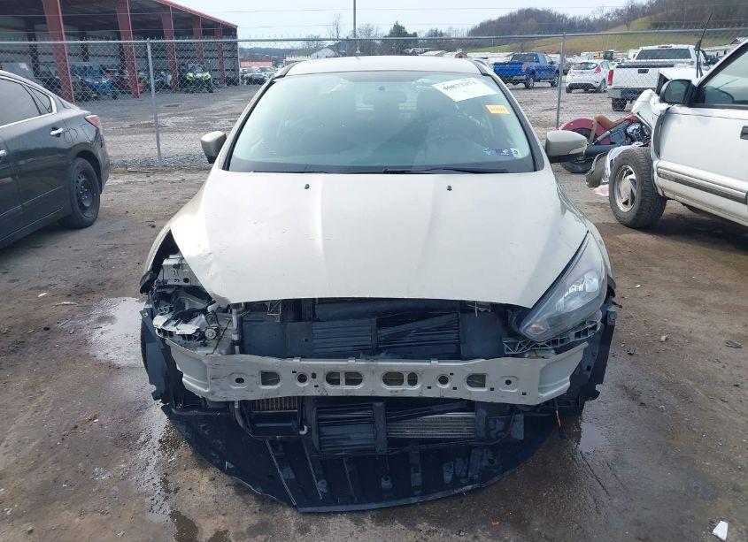 Photo 13 of 2016 Ford Focus SE (VIN 1FADP3FE9GL237327)