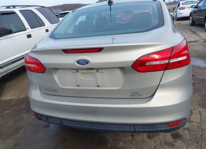 Photo 17 of 2016 Ford Focus SE (VIN 1FADP3FE9GL237327)